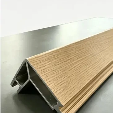 Right-angle profile for close-jointed aluminium panels