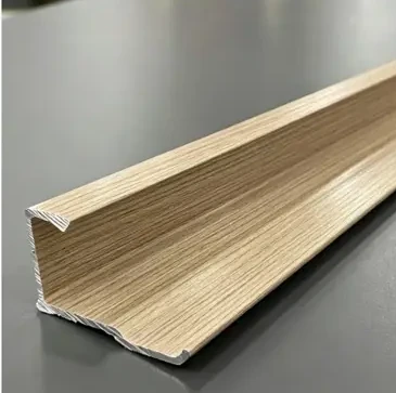 219 Matching-colour edge trim